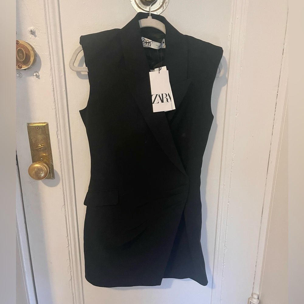 Zara: Black sleeveless cinched-waist dress